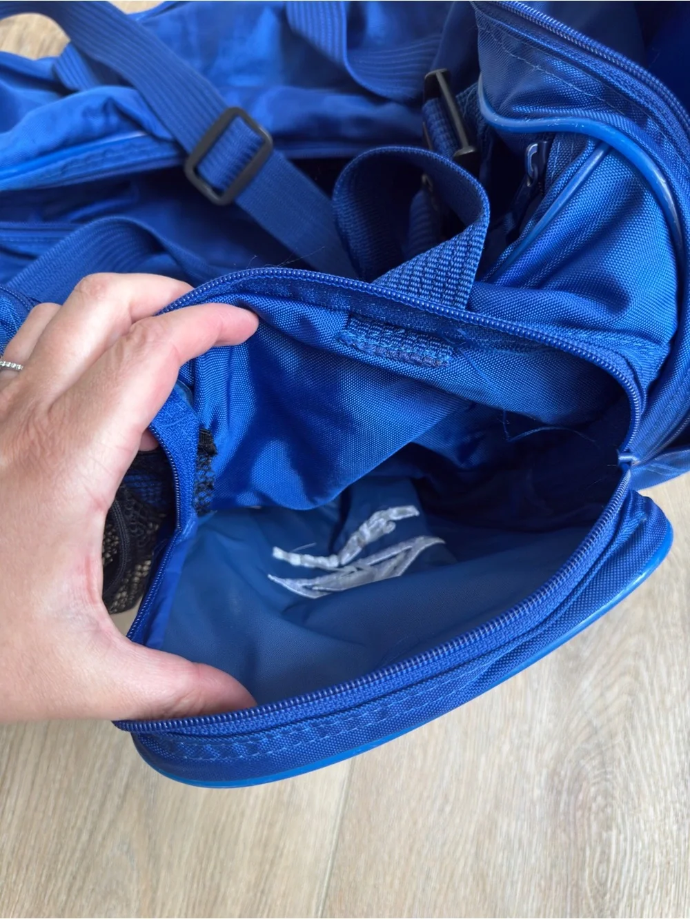 Umbro Blue Soccer Duffle Bag Large Sports Gym Travel Equipment Bag School Work